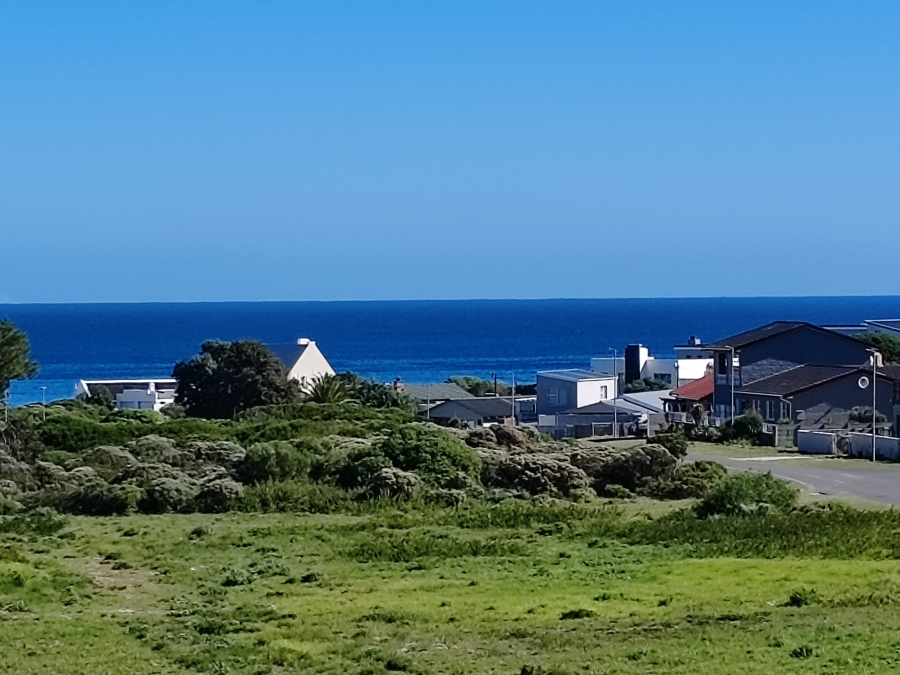 7 Bedroom Property for Sale in Perlemoenbaai Western Cape